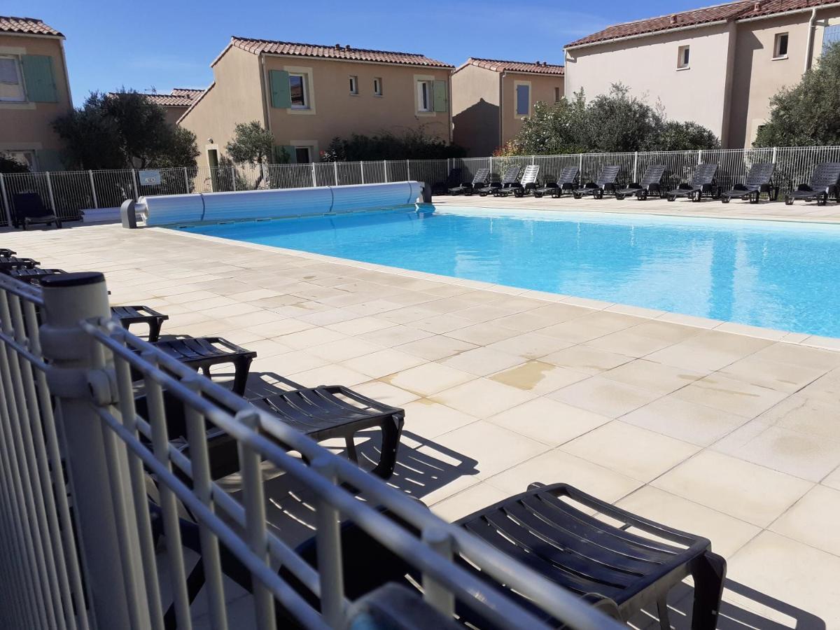 Sous Le Soleil Des Alpilles Mouries